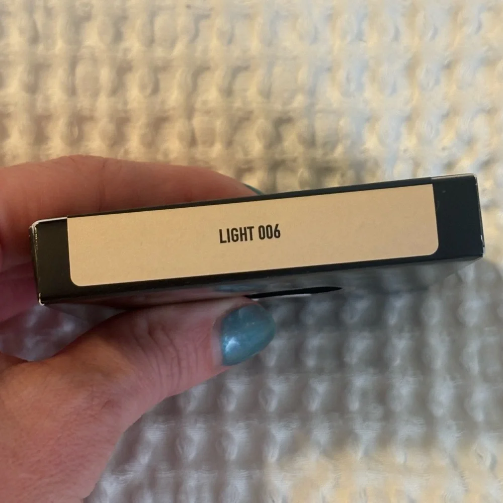 KVD Beauty Good Apple Skin-Perfecting Foundation Balm - Light 006 - NWT